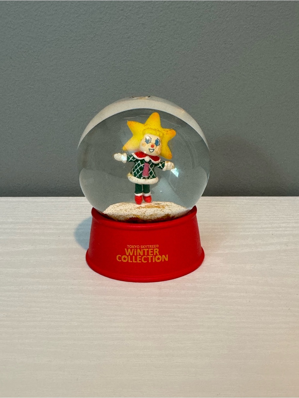 Tokyo Skytree winter collection Red Snow Globe with Yellow Star Figure